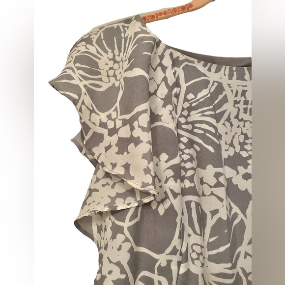 The Limited Gray and White Floral
Dress w/ Yellow Ribbon Belt - Picture 3 of 9